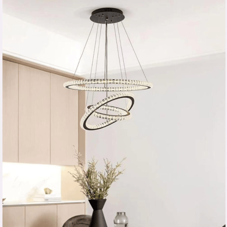 ثريا LED حديثة بتصميم عصري وأنيق من قمراء للإنارة - إطار أبيض