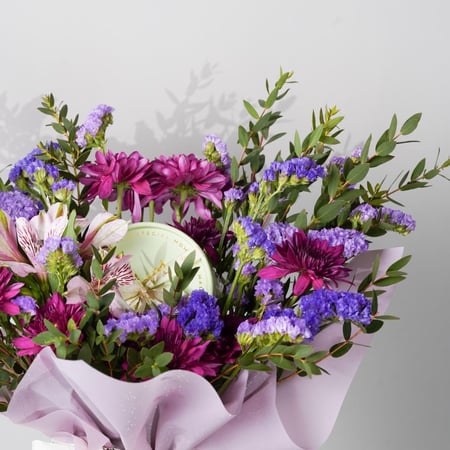 ستاند يوكية مع شوكلت انوش