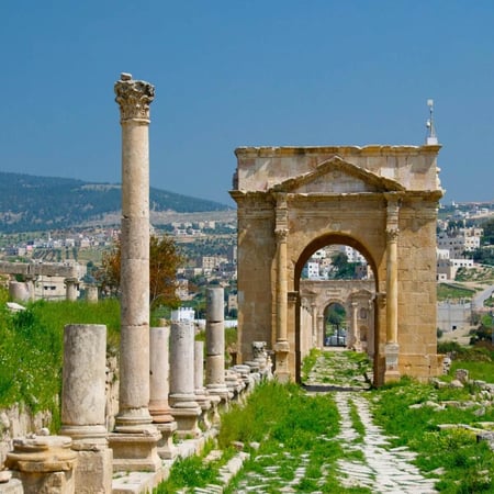 جرش, جبل نيبو, مادبا, الكرك, البتراء, محمية عجلون, محمية الموجب,