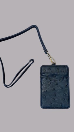 Card holder / حامل بطاقة