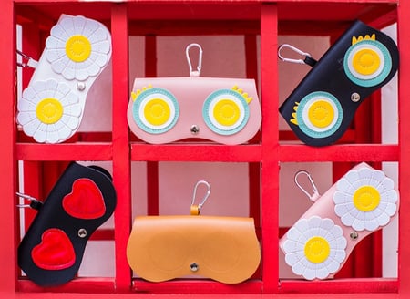 حافظة نظارات جلد بأشكال عصرية وألوان متنوعة