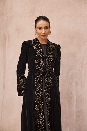 فستان اسود شتوي