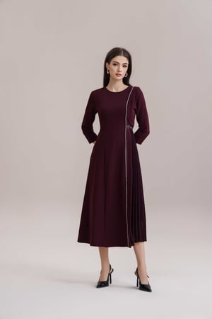 فستان ميدي عودي كريب مع شيفون اكسسوار