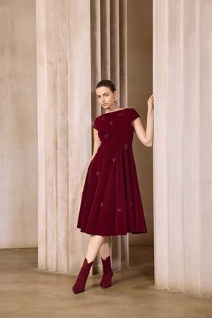 فستان مطرز ميدي