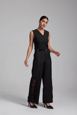 طقم اسود  مطرز