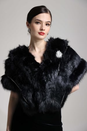 شال فرو أسود بكرستالات