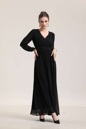 فستان شيفون اسود مطرز الكم