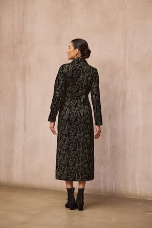 فستان اسود مزخرف