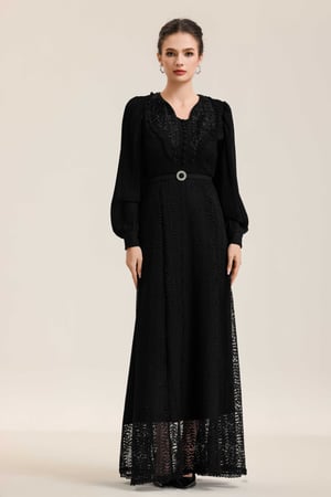 فستان مخرم كلفه الصدر