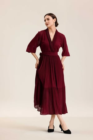 فستان عودي جرجيت مرد الصدر كسرات