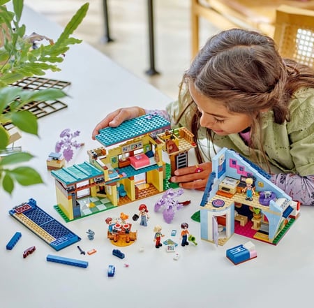 LEGO® Friends Olly and Paisley's Family Houses 42620