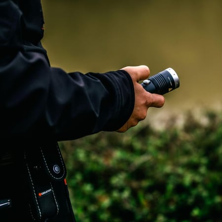 كشاف ليد لينزر  - MT14