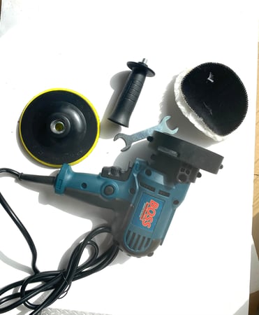 جهاز تلميع السيارات BOSS BS-8125 | قوة 500 واط – قطر 125 مم