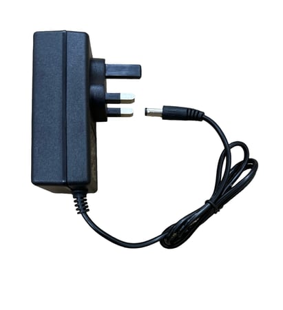 شاحن بطارية 21V ثلاثي – تيار ثابت وكفاءة عالية