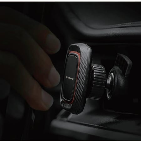 حامل للجوال داخل السيارة