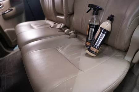 منظف جلد السيارات
