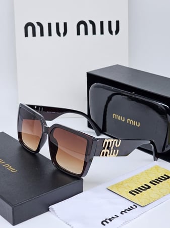 نظارة miu miu