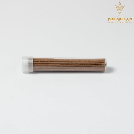 أعواد بخور فيتنامية في أنبوب أنيق