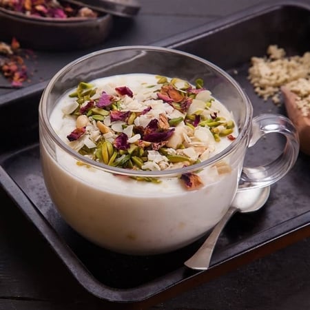 السحلب + المكسرات ( خالي من السكر )