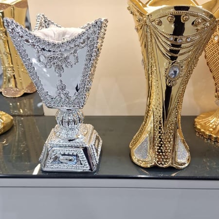 مبخرة ذهبية (بخور ) للاستقبال.