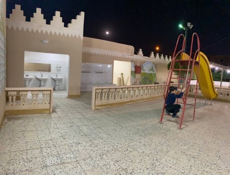 شاليه المسك ( بيشة ) غيمة جنوب المدينة قرب عمائر الشاعر