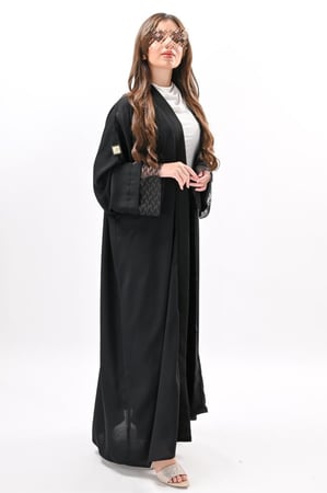 عباية بلاك بيري بدنتيل على الاكمام