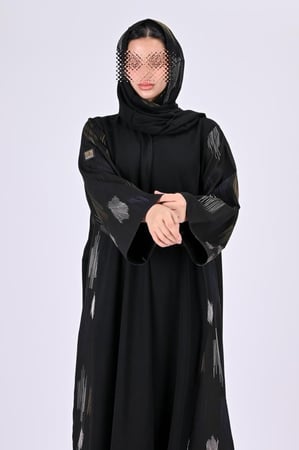 عباية كلوش بتطريز ملون