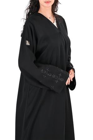 عباية كريب بتطريز اسود