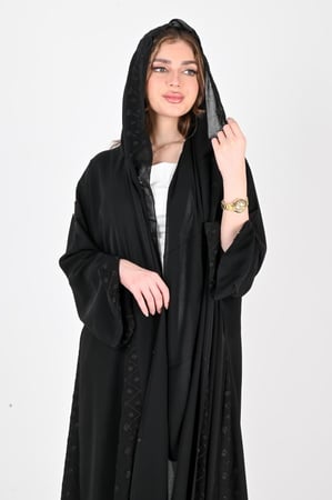 عباية بلاك بيري كلوش بتطريز اسود