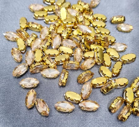 فصوص كريستال بقاعده شكل معين مقاس 12×6 ملم