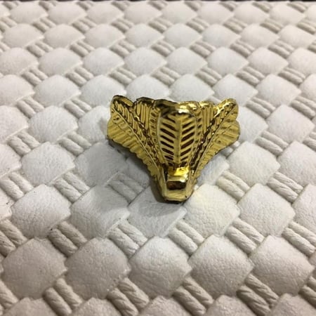 قواعد صناديق صغيرة او مباخر توزيعات وهدايا ذهبي وفضي  الدرزن 12 حبه