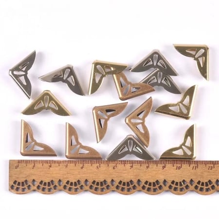 اركان معدنيه للكتب والمصاحف المتوسطة والكبيرة حجم 2.5 × 3.5 سم