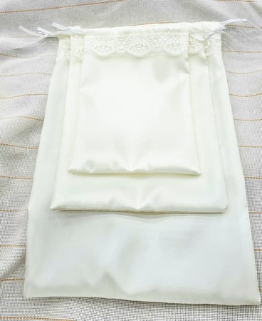 اكياس هدايا متجر روائع الفصوص