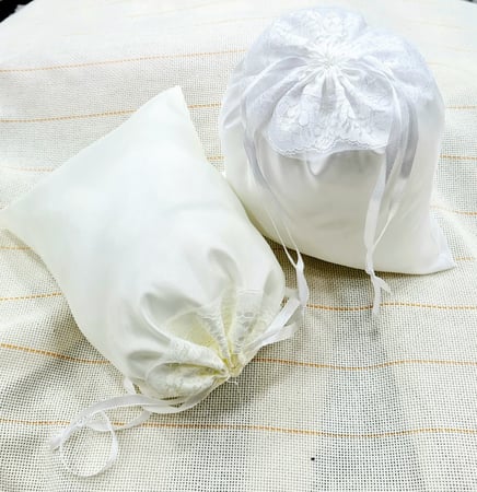 اكياس هدايا متجر روائع الفصوص