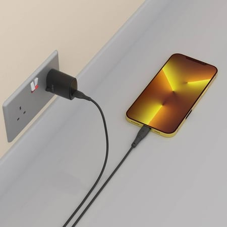 باوا كابل لايتنينج للشحن السريع والبيانات بي في سي 2.4 أمبير 1.2 متر / 4 قدم - أسود