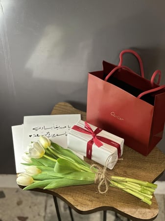 عطر كارتير باشا الاسود مع توليب