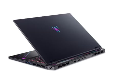 لابتوب الألعاب أيسر Acer Predator Helios PH18 – شاشة 18 بوصة (Core Ultra 9 / RTX 5090)