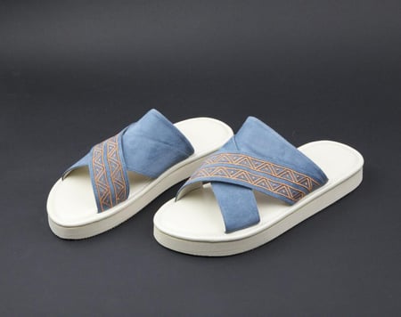 حذاء رجالي بدون اصبع لون بحري - تطريز سدو