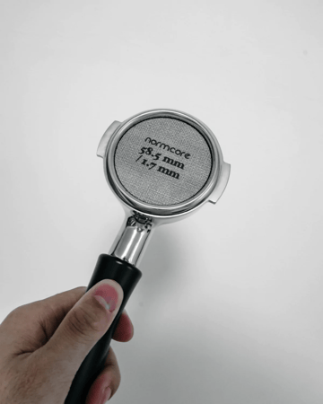 كومبو 2 بك سكرين مع قاعدة فاخرة نورمكور مقاسين 58.5مم و 53.3مم Normcore