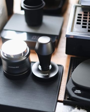 كومبو 2في1 موزع و تامبر بضغط ثابت 11 كيلو-كالبريتد! نورمكور Normcore Combo Tamper/distributor 53.3mm & 58.5mm