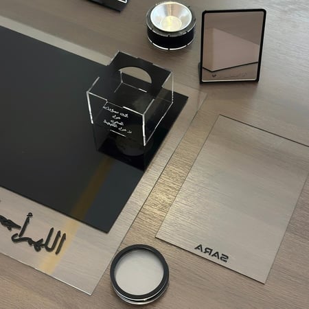 طقم مكتب فاخر متكامل بالاسم والشعار