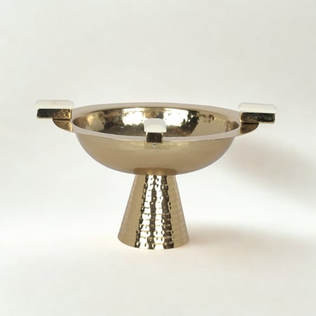 طبق تقديم معدني راقي