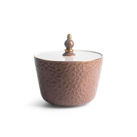 علبة حلويات باللون البني من مجموعة كراون