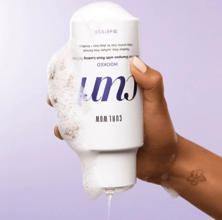 كولور واو شامبو كيرل هوكد – 295 مل | تنظيف لطيف وتعريف مثالي لتجعيدات الشعر