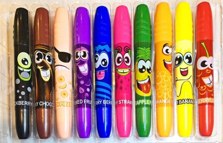 طقم الوان برائحة الفواكه المعطرة , 10 الوان حجم كبير + دفتر تلوين