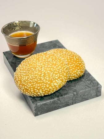 كرتون كعك سمسم عادي حبات مغلفة