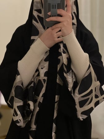 كريب ملكي بقماش حرير بيج معين