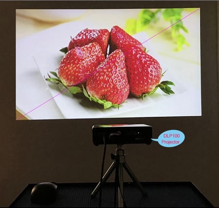 ميني بروجكتر محمول ذكي بدقة HD مع بلوتوث وواي فاي – مثالي للمعلمين والعروض التقديمية (ضمان سنتين)