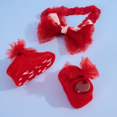 طقم اطفال من البارو يحتوي على شرّاب وربطه شعر