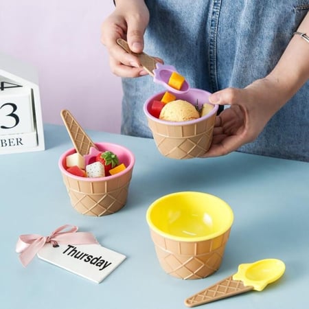 طقم اكواب آيس كريم بلاستيك ملونة مع الملاعق - 4 قطع